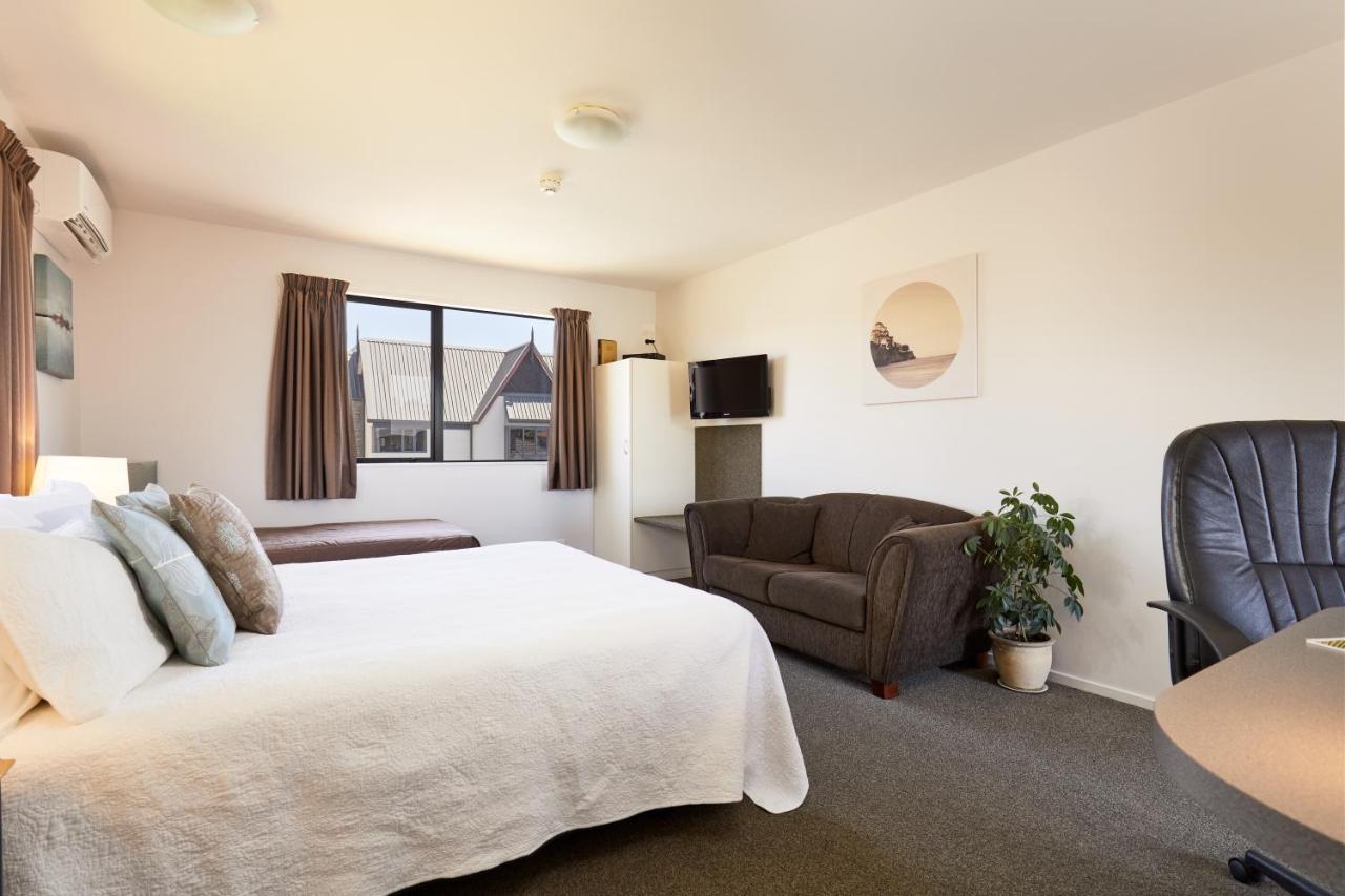 Blenheim Palms Motel Екстер'єр фото