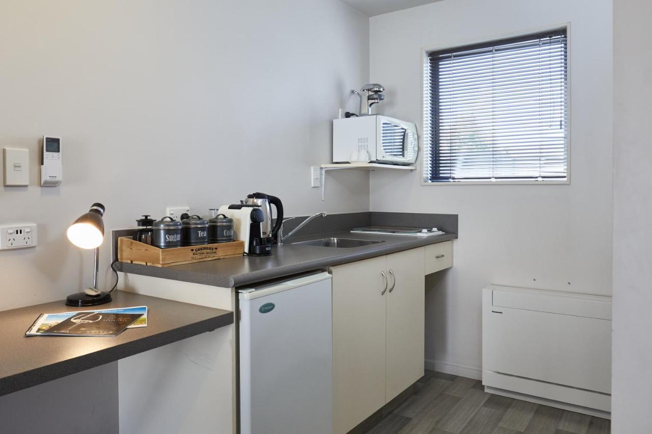 Blenheim Palms Motel Екстер'єр фото