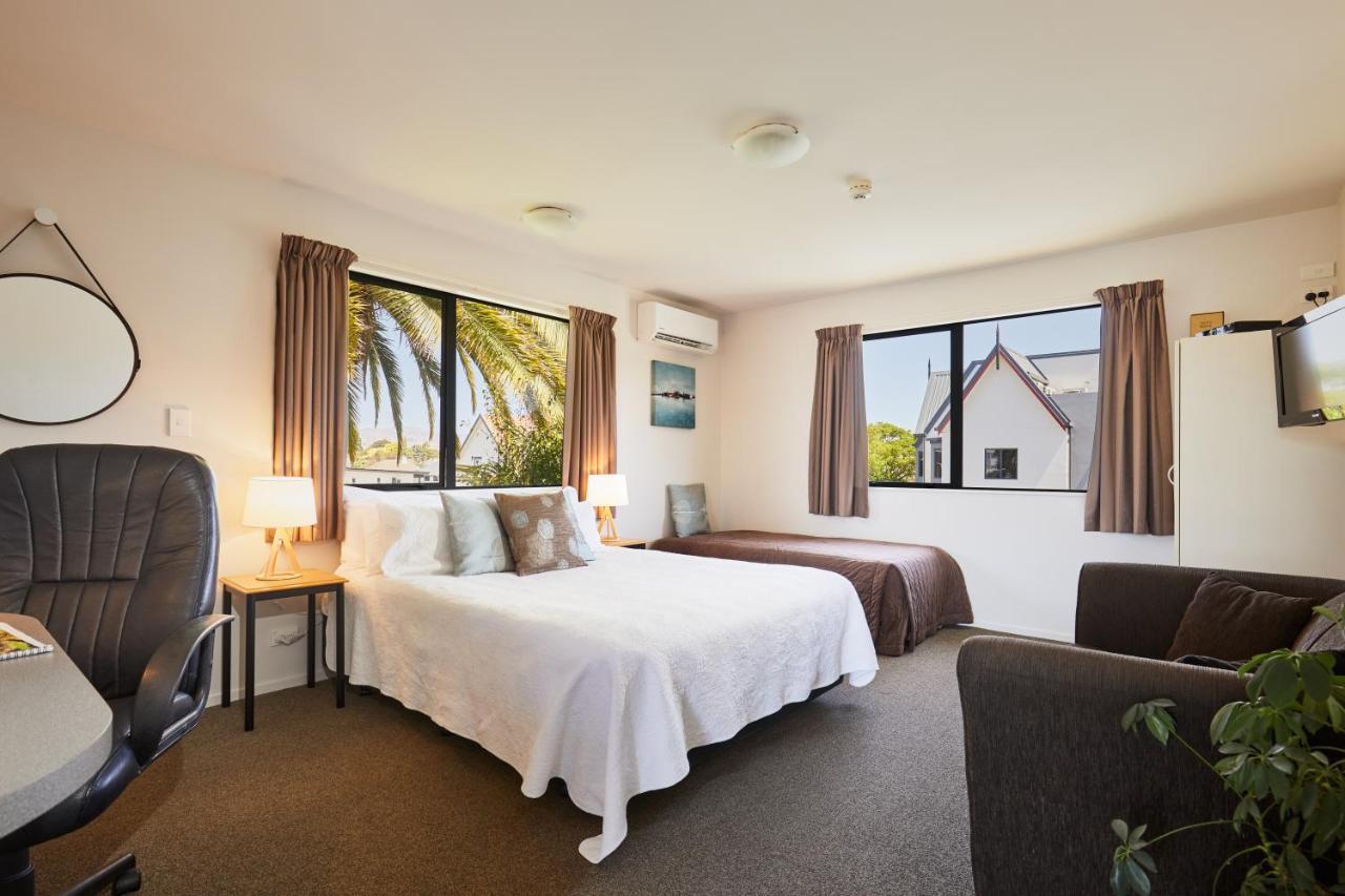 Blenheim Palms Motel Екстер'єр фото