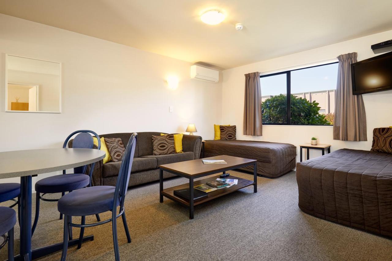Blenheim Palms Motel Екстер'єр фото