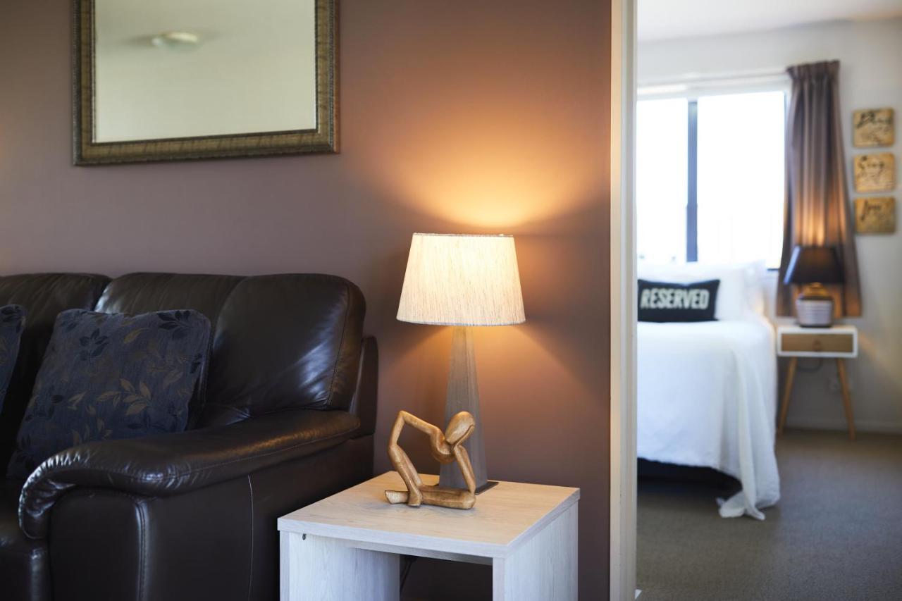 Blenheim Palms Motel Екстер'єр фото