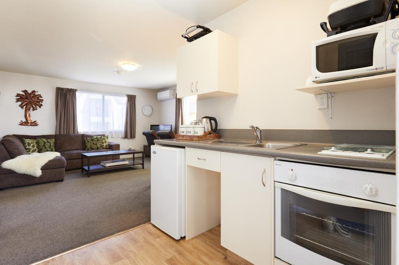Blenheim Palms Motel Екстер'єр фото
