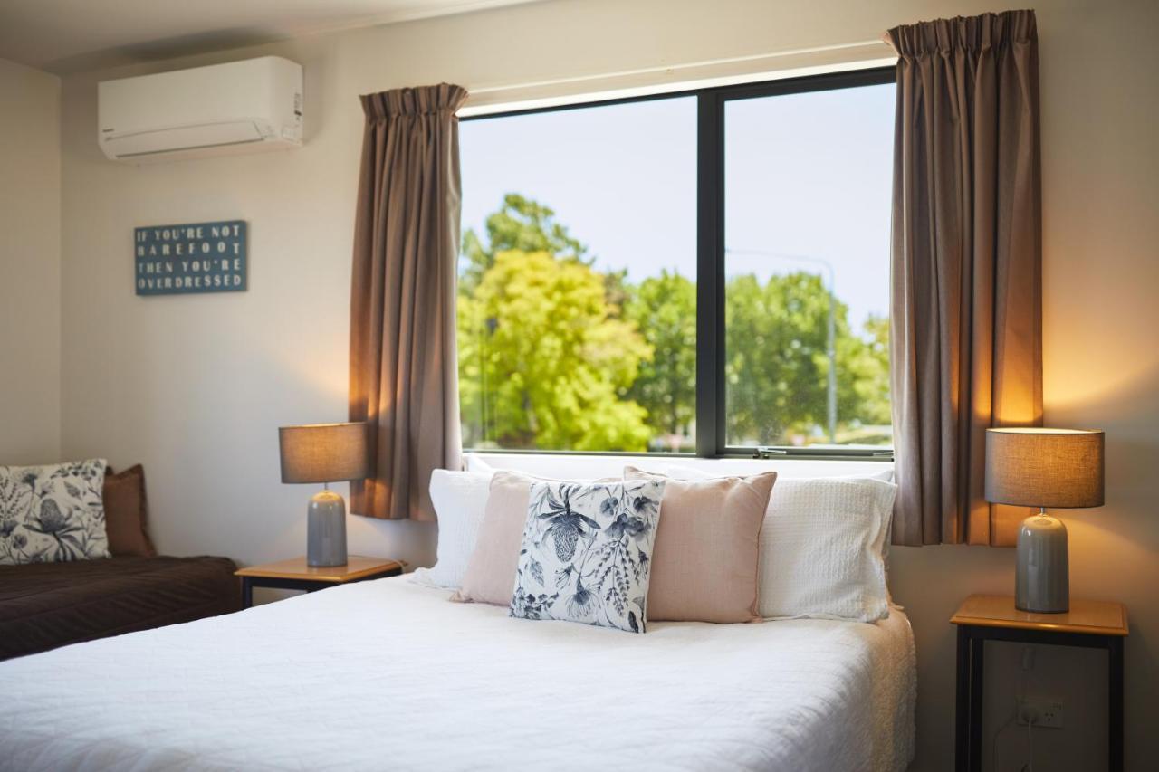 Blenheim Palms Motel Екстер'єр фото