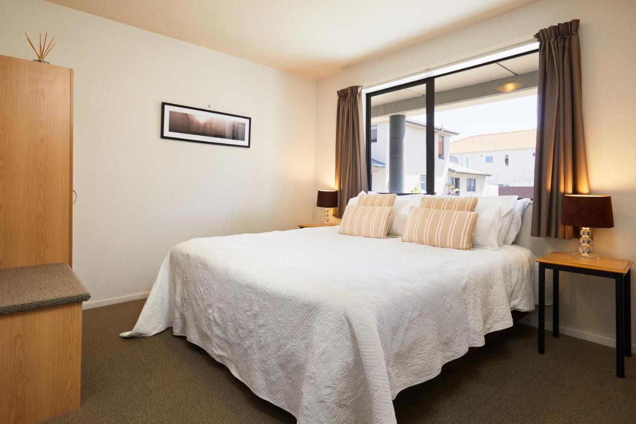 Blenheim Palms Motel Екстер'єр фото