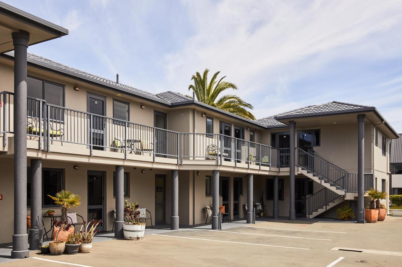 Blenheim Palms Motel Екстер'єр фото