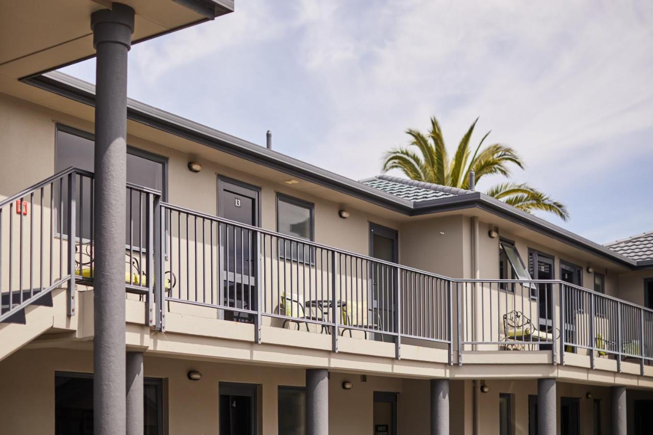 Blenheim Palms Motel Екстер'єр фото
