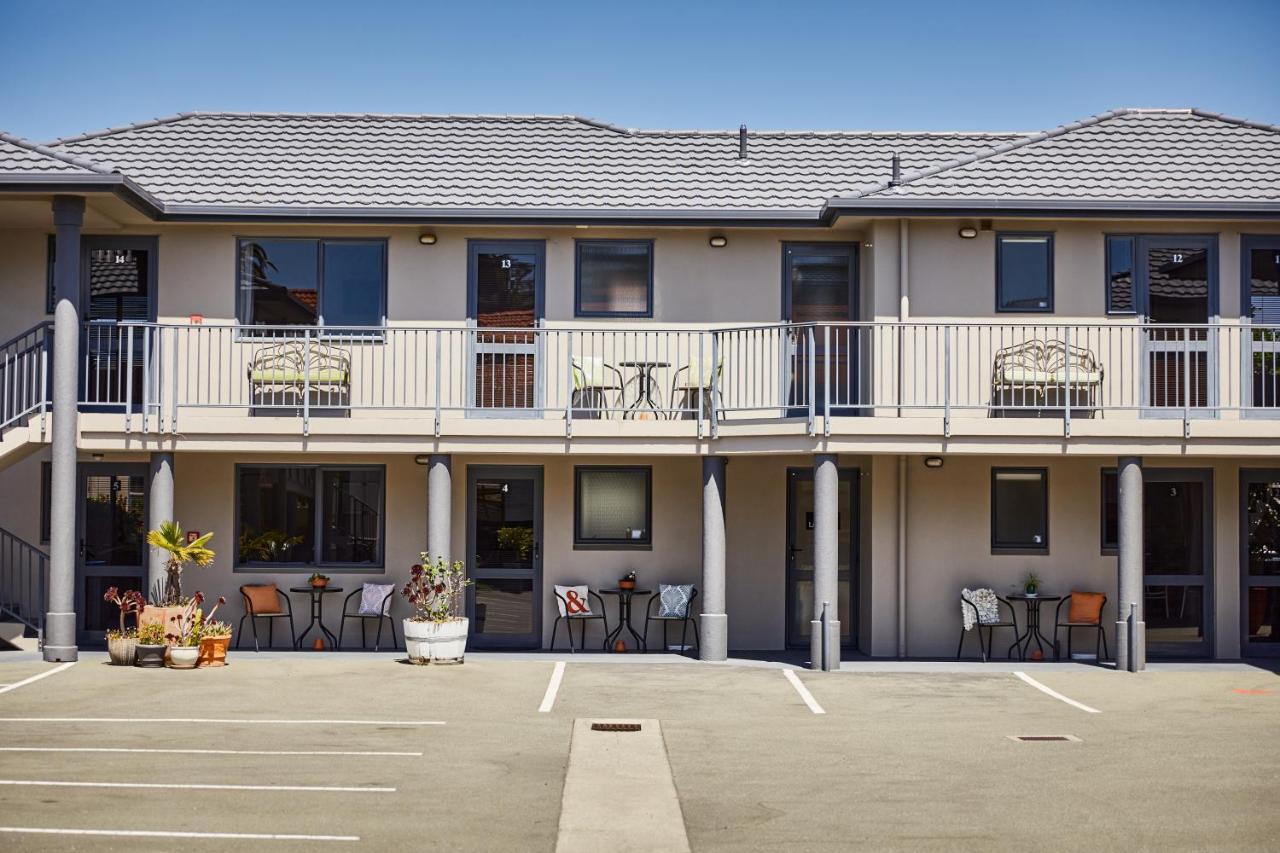 Blenheim Palms Motel Екстер'єр фото