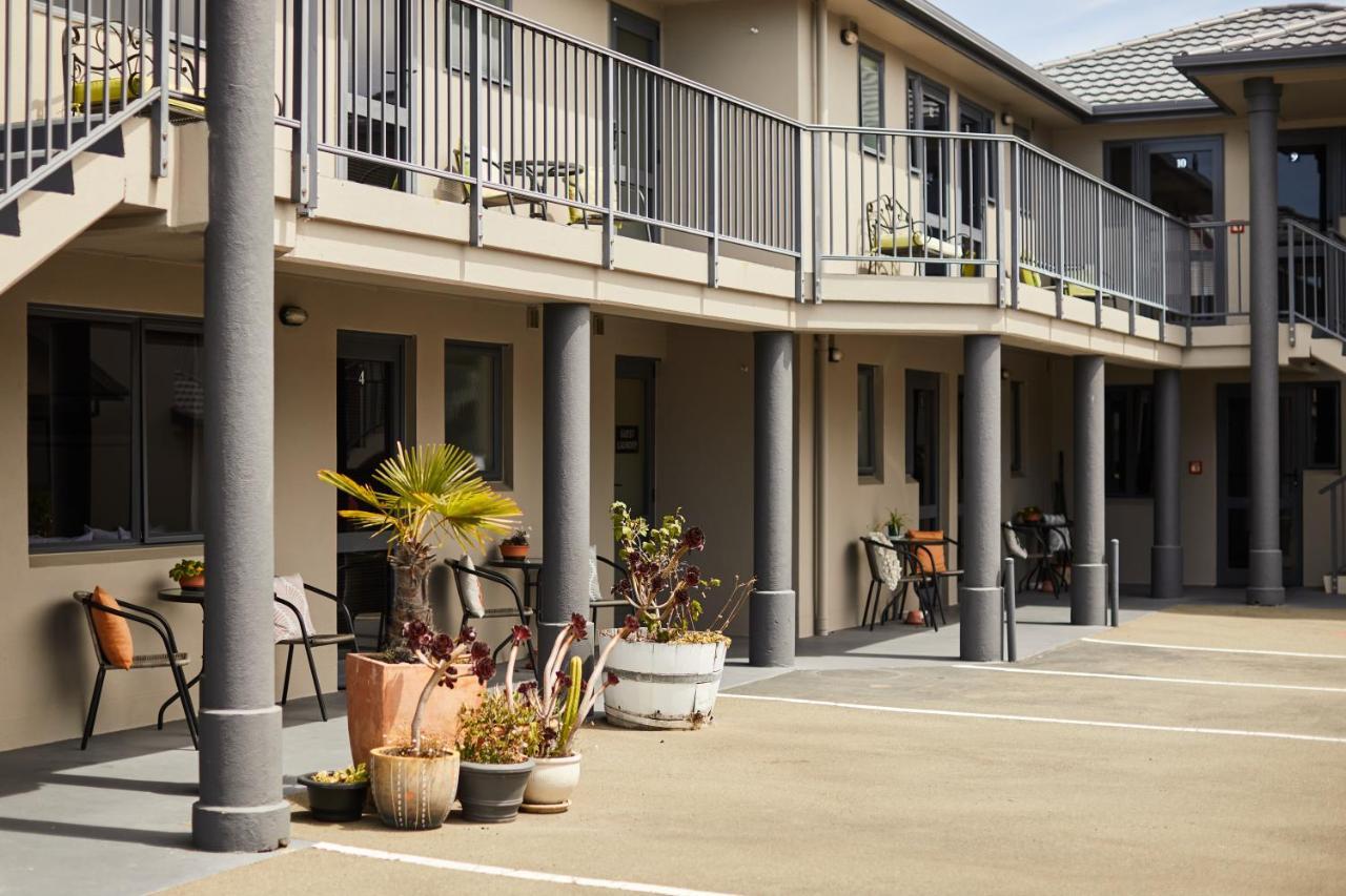 Blenheim Palms Motel Екстер'єр фото
