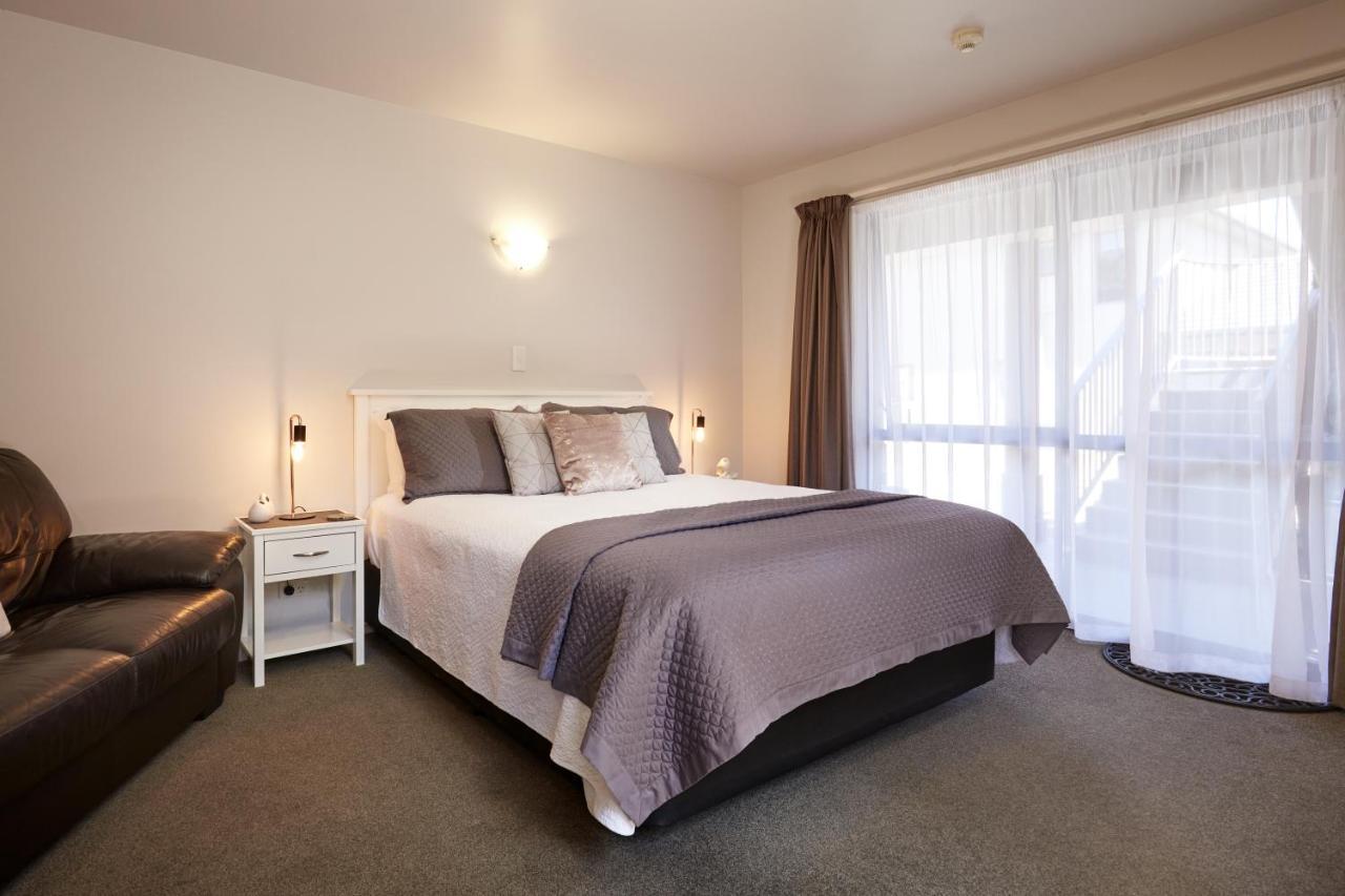 Blenheim Palms Motel Екстер'єр фото