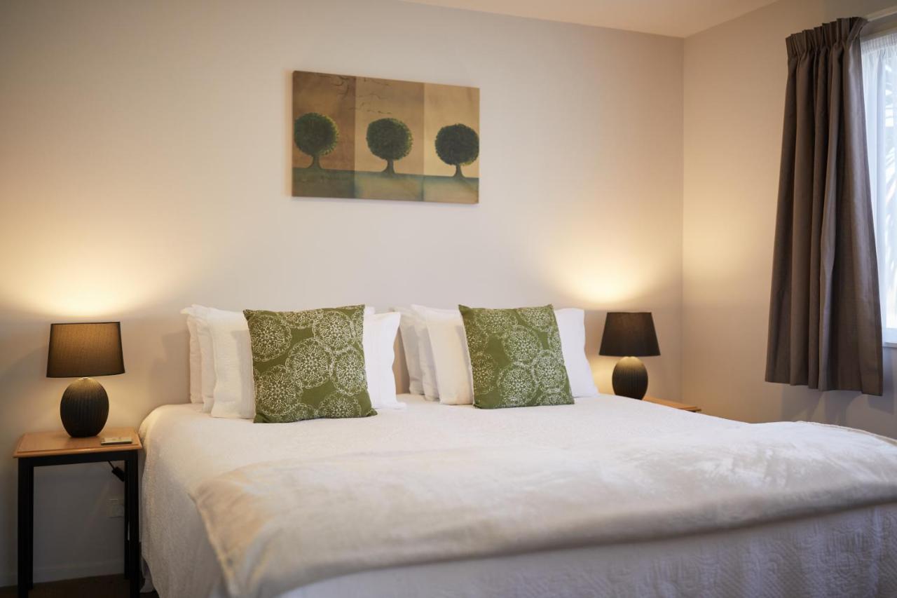 Blenheim Palms Motel Екстер'єр фото