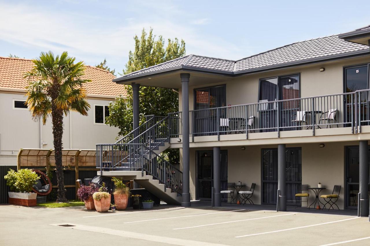 Blenheim Palms Motel Екстер'єр фото