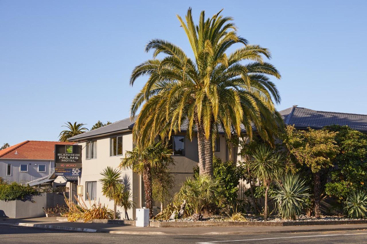 Blenheim Palms Motel Екстер'єр фото