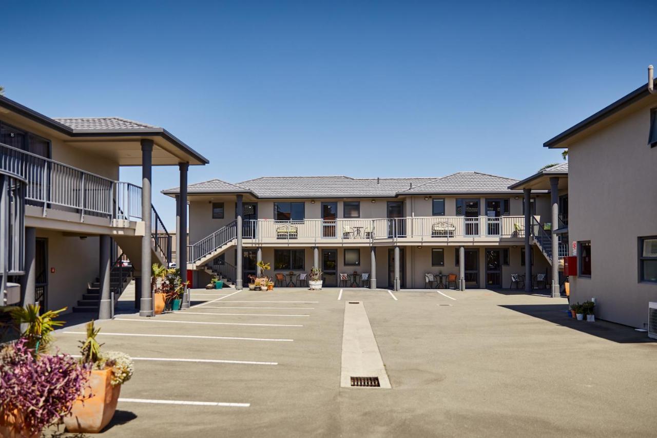 Blenheim Palms Motel Екстер'єр фото