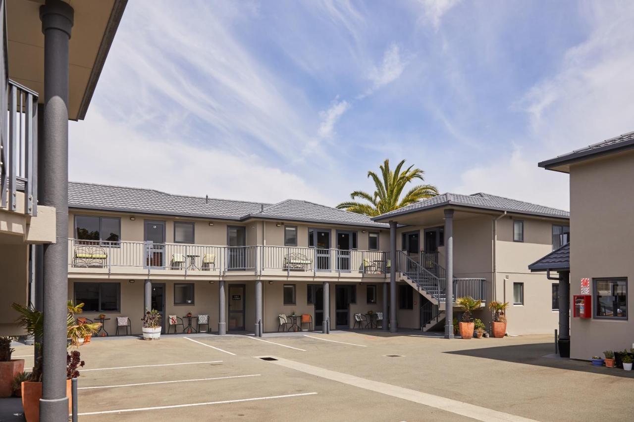 Blenheim Palms Motel Екстер'єр фото