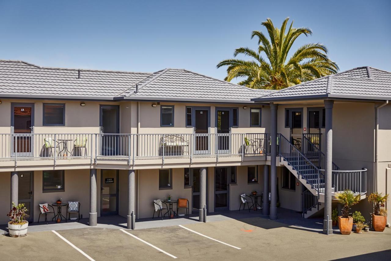 Blenheim Palms Motel Екстер'єр фото