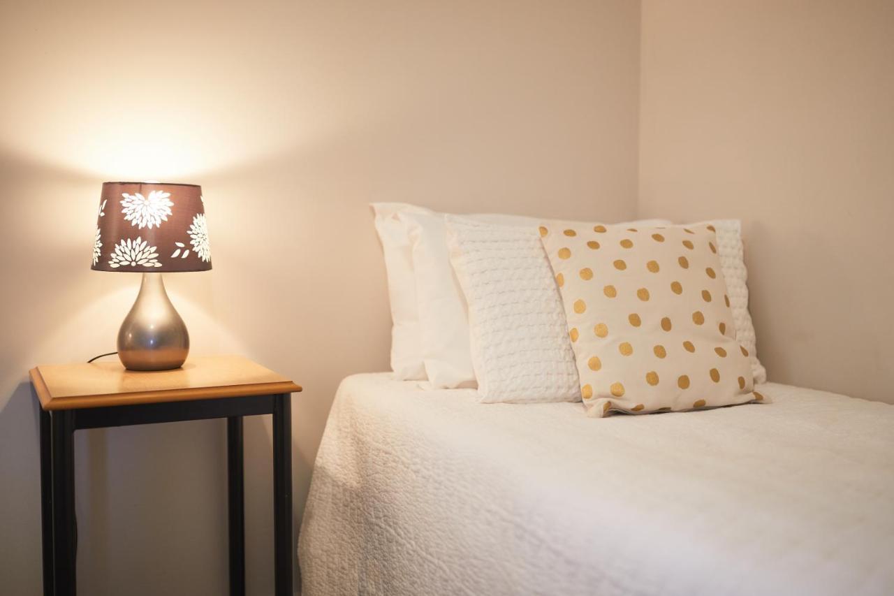Blenheim Palms Motel Екстер'єр фото