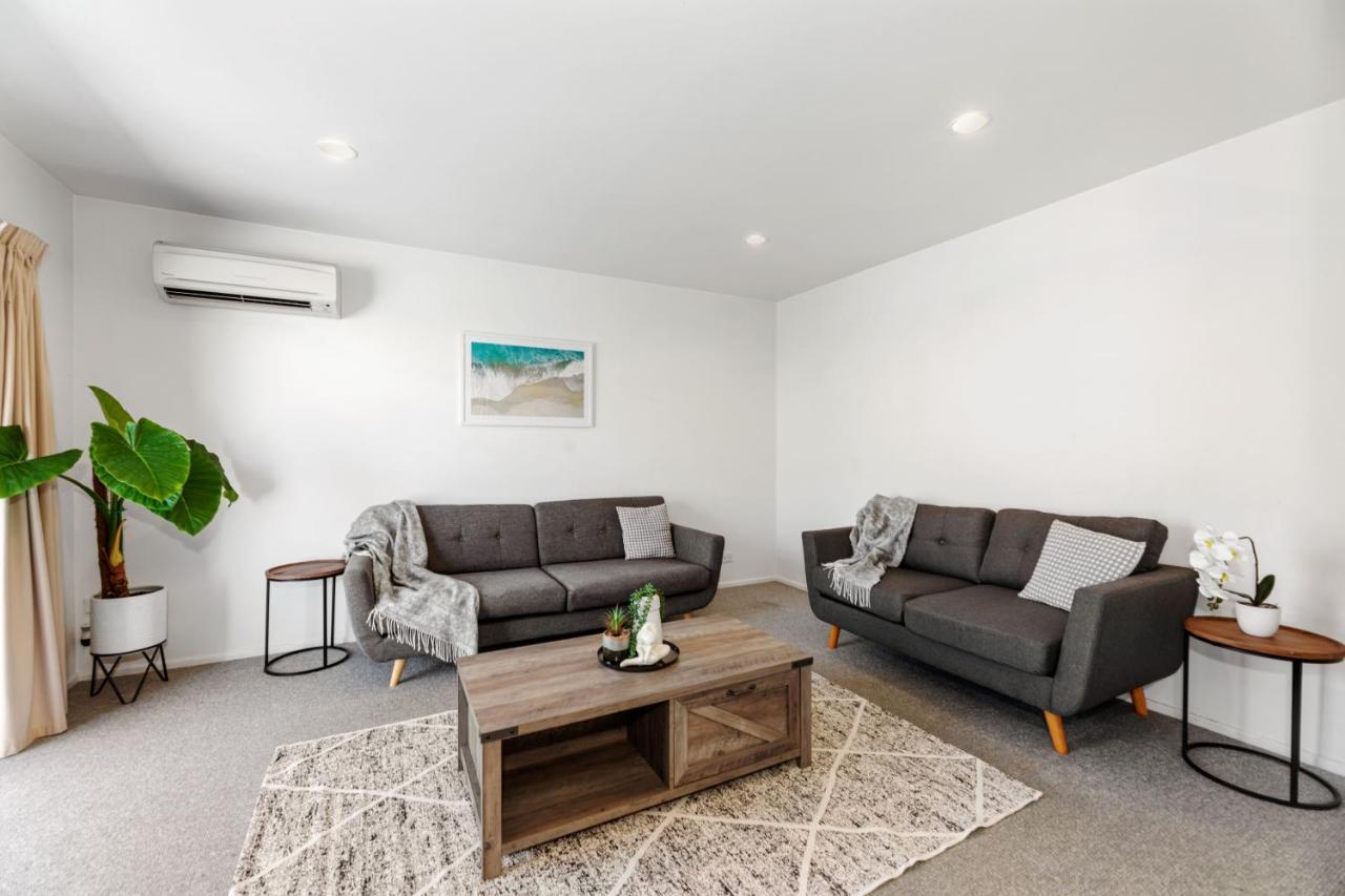 Blenheim Palms Motel Екстер'єр фото